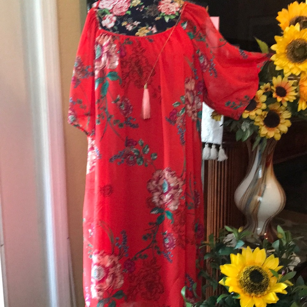 NWT Plus Size Red Floral Cold Shoulder Dress - Picture 7 of 8